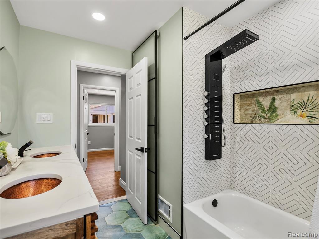 4041 Yorba Linda Boulevard, Royal Oak, MI 48073 — Photo 30