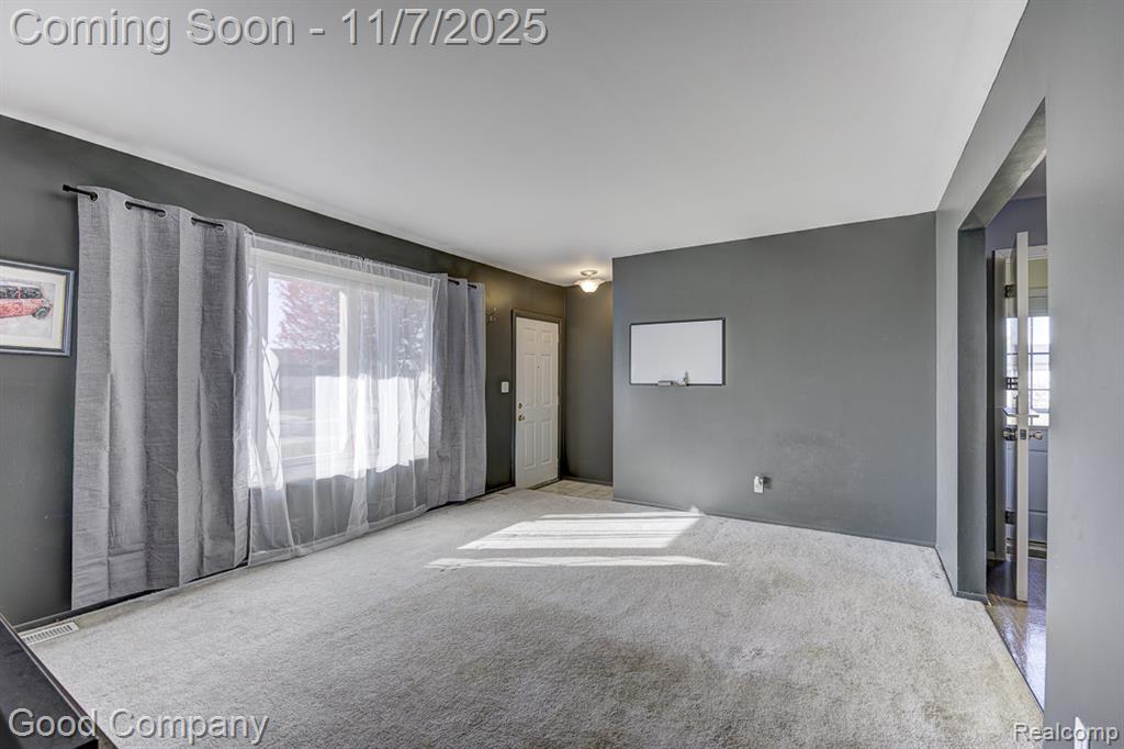 583 Manchester Street, Madison Heights, MI 48071 — Photo 6