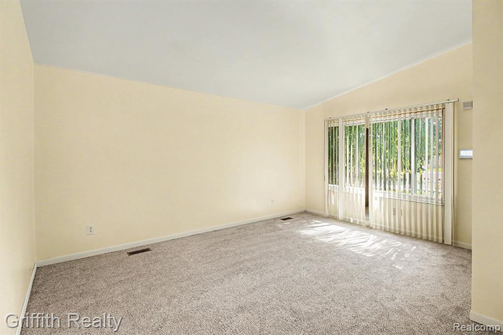 5096 Walker Drive, Brighton, MI 48114 — Photo 5