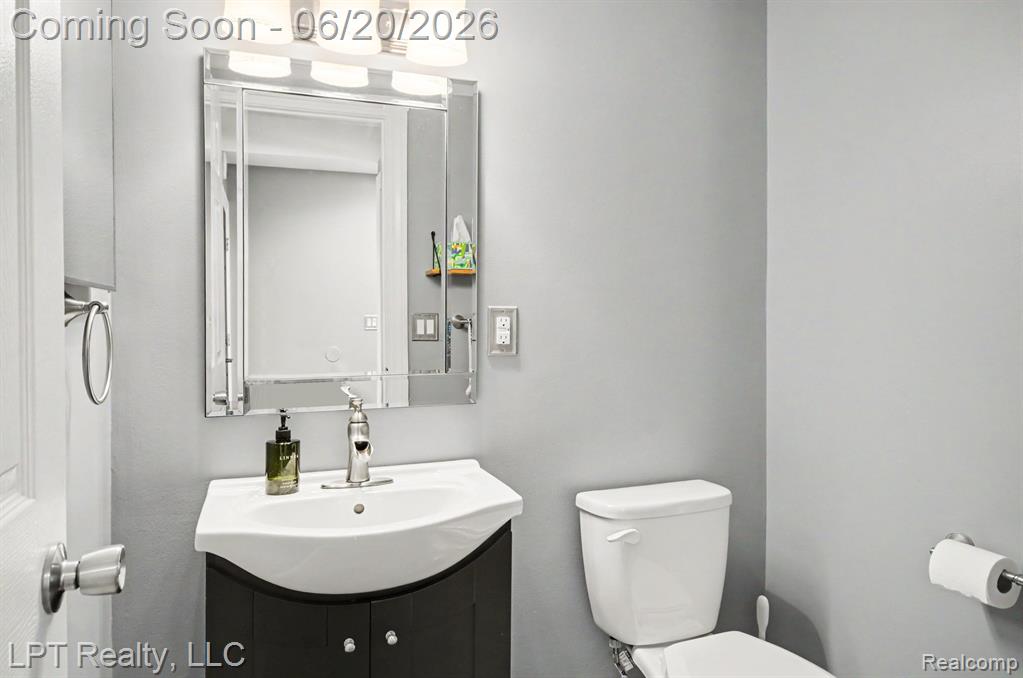 829 Langdon Court, Rochester Hills, MI 48307 — Photo 18