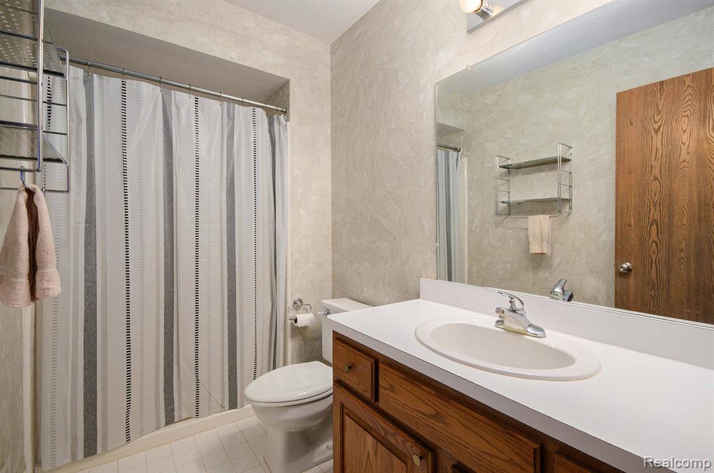 41395 Ambercrest Drive, Sterling Heights, MI 48314 — Photo 10