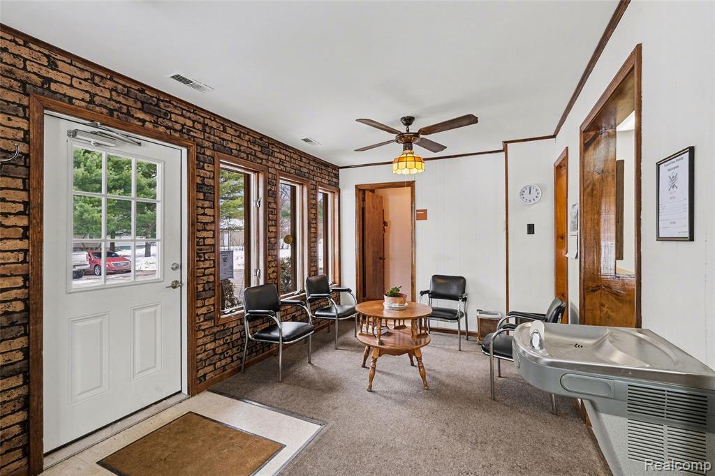 1011 S Graham Road, Flint, MI 48532 — Photo 2