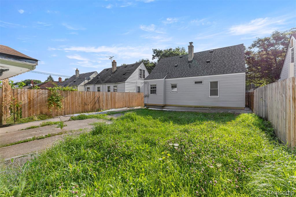 6365 Warwick Street, Detroit, MI 48228 — Photo 32