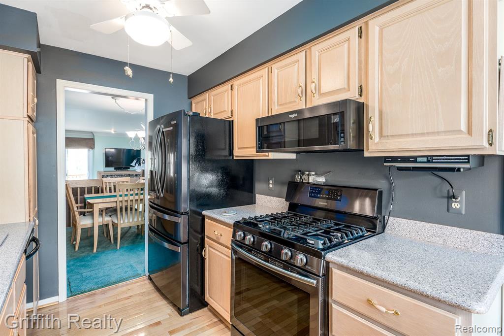 4553 GOLF VIEW Drive, Brighton, MI 48116 — Photo 14