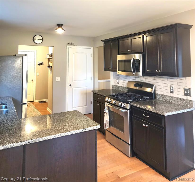 4157 Pepper Tree Lane, Howell, MI 48843 — Photo 10