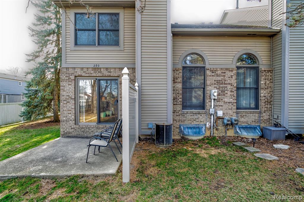 45293 HORSESHOE Circle, Canton, MI 48187 — Photo 4