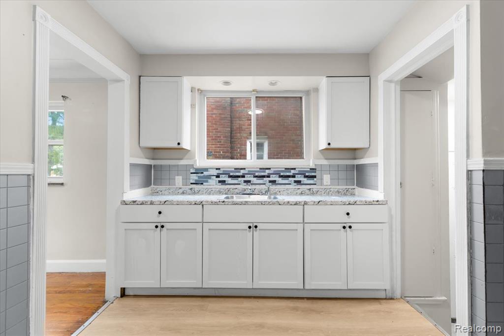 11110 Wayburn Street, Grosse Pointe, MI 48224 — Photo 7