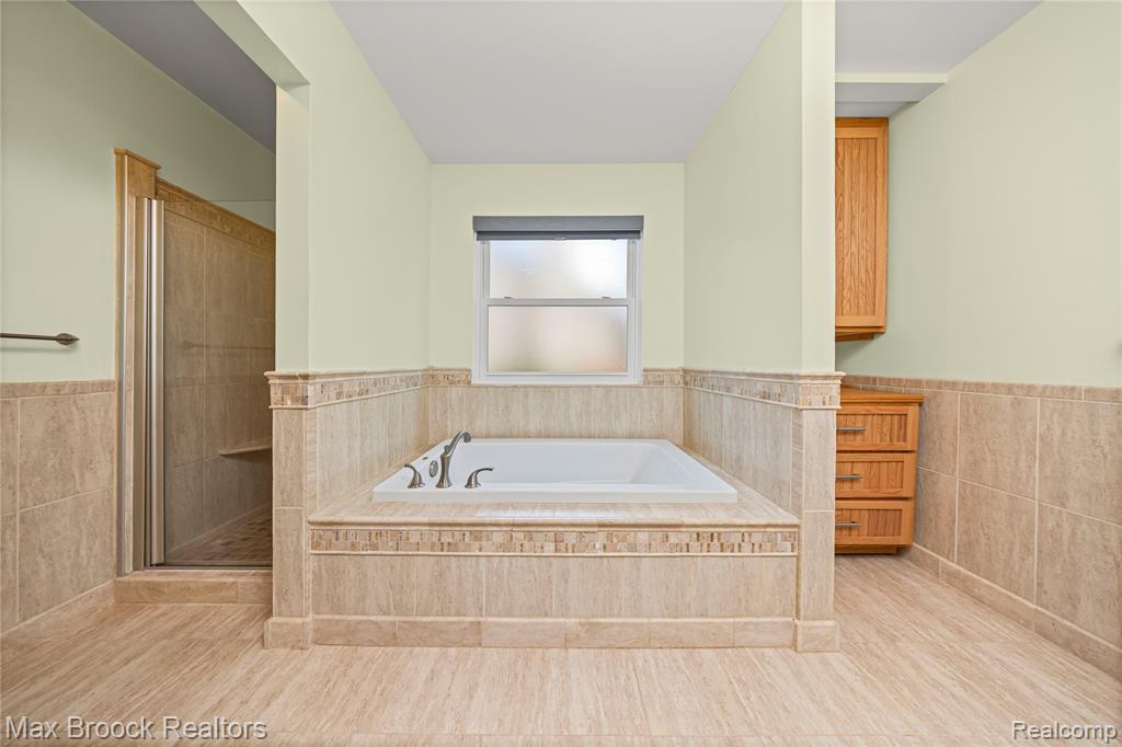 6555 Westphalia, West Bloomfield, MI 48324 — Photo 19