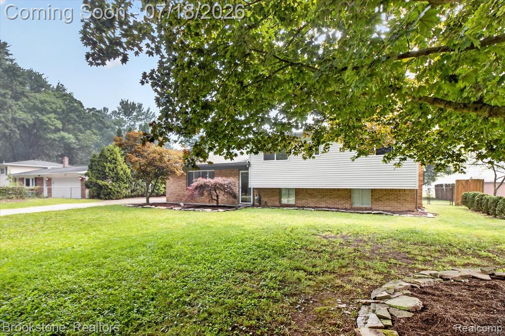 7176 Perry Lake Road, Clarkston, MI — Photo 3