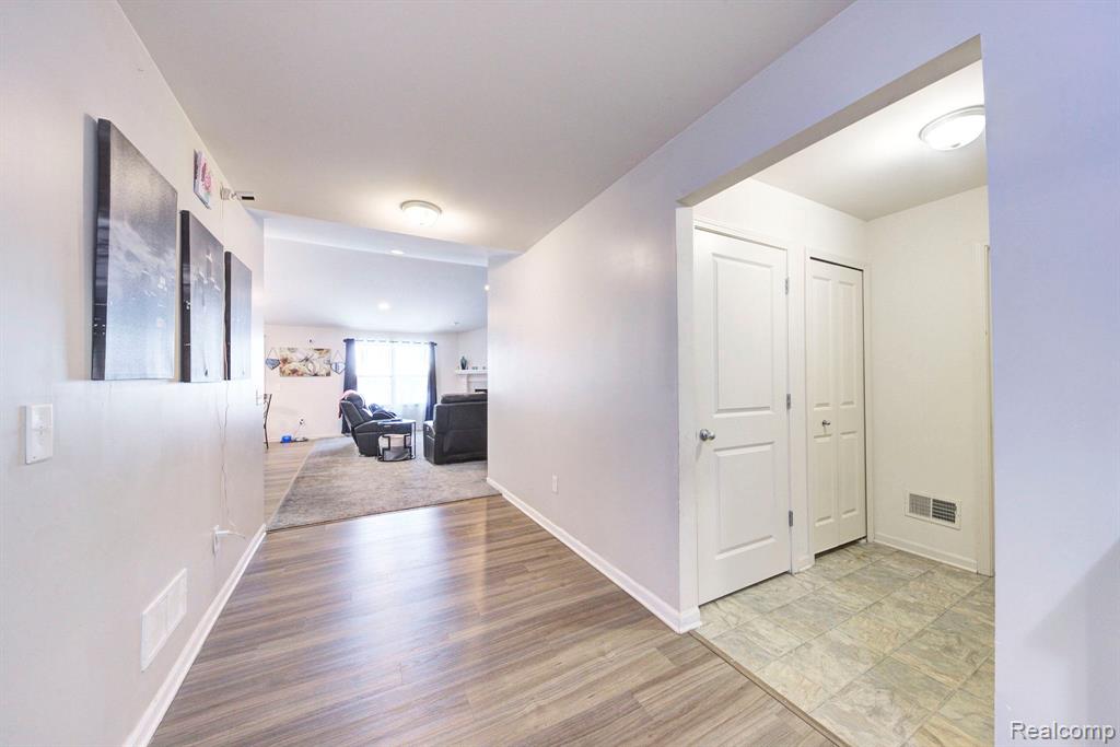 5989 Bay Hill Court, Romulus, MI 48174 — Photo 7
