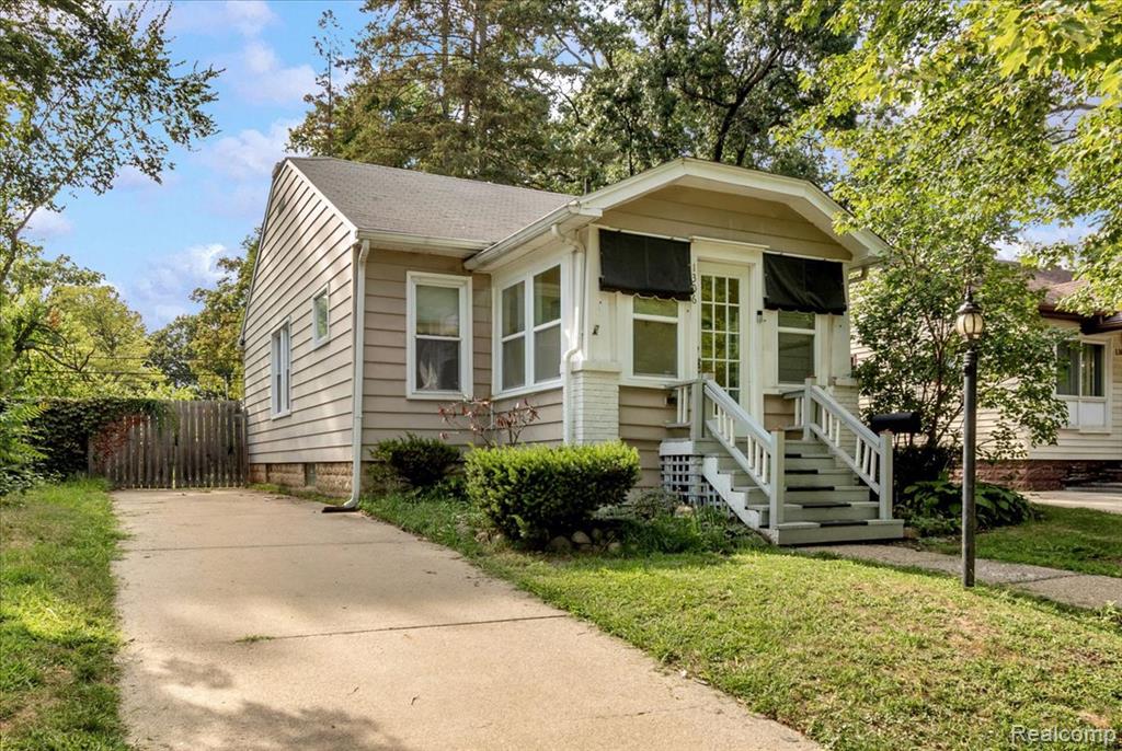 1306 Owana Avenue, Royal Oak, MI 48067