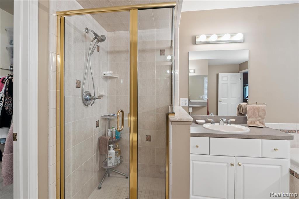 47509 Brockmor Drive, Shelby Twp, MI 48315 — Photo 26
