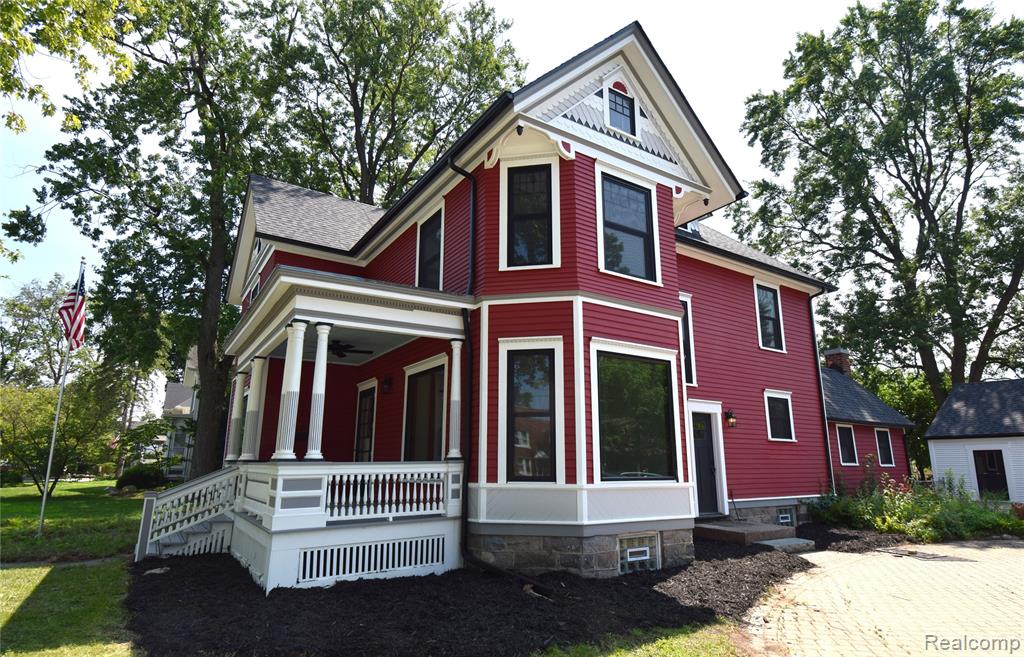 45669 Cass Avenue, Utica, MI 48317