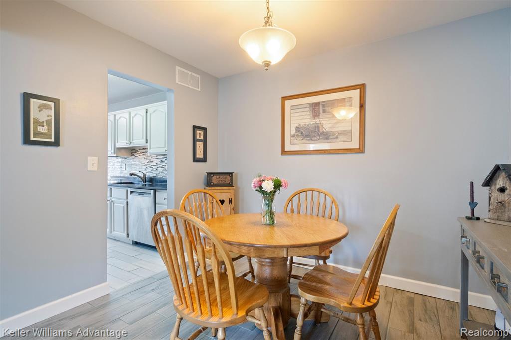 42105 Roscommon Street, Novi, MI 48167 — Photo 12