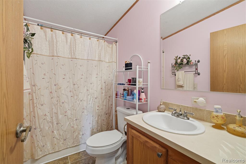 11784 Stoneridge Court, South Lyon, MI 48178 — Photo 24