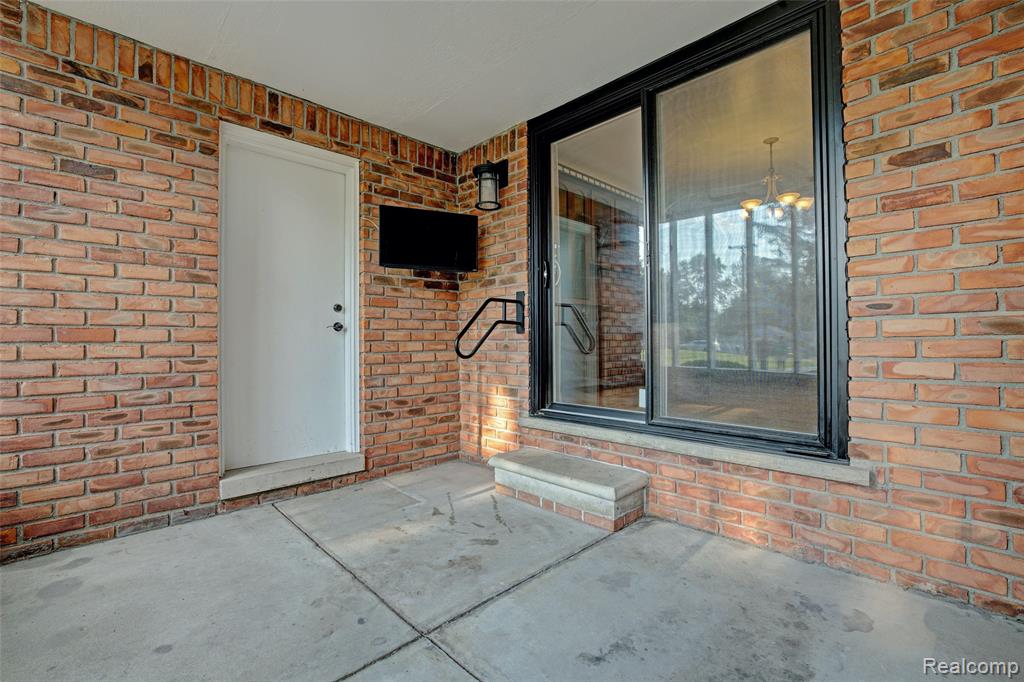 300 Sherman Court, Ortonville, MI 48462 — Photo 16