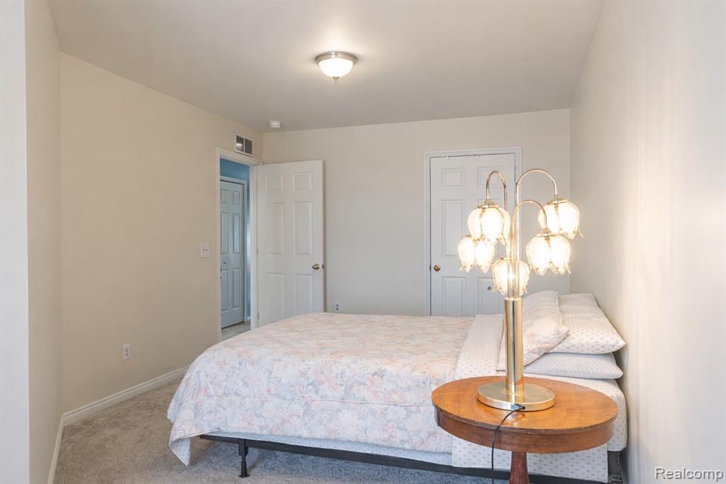 13207 St Ervin Avenue, 26, Detroit, MI 48215 — Photo 32