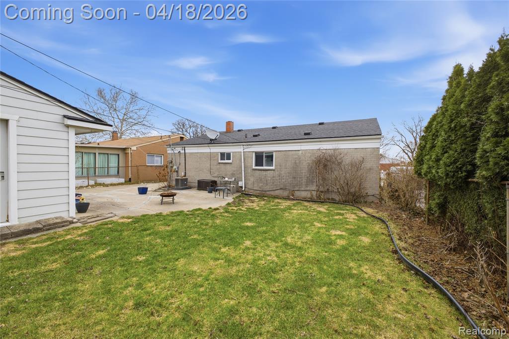 8573 Liberty Boulevard, Westland, MI — Photo 33