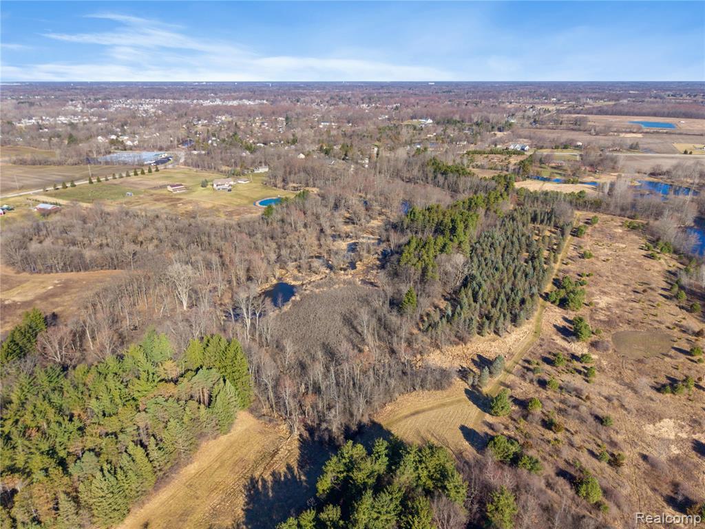 7163 Burpee Road, Grand Blanc, MI 48439 — Photo 51