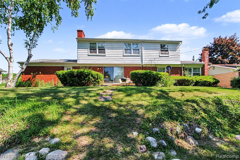 5535 Pembury Lane, West Bloomfield, MI — Photo 25