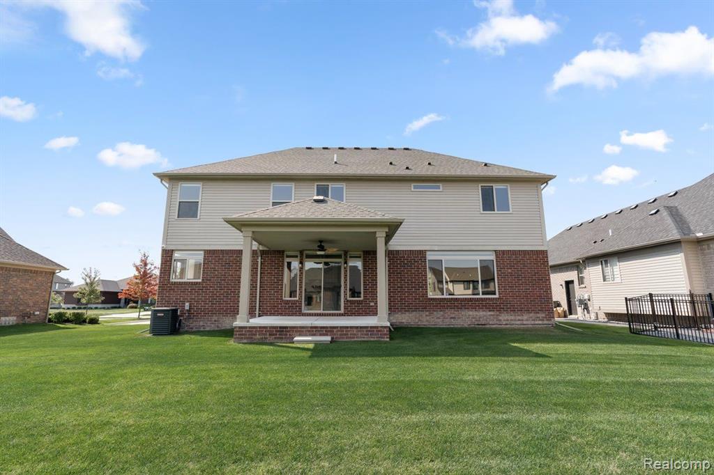 54806 BLACK HILLS Lane, Utica, MI 48316 — Photo 43