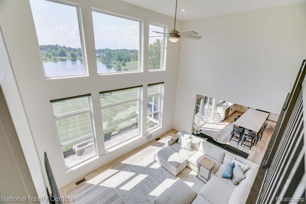 9869 Dartmouth Road, Clarkston, MI 48348 — Photo 12