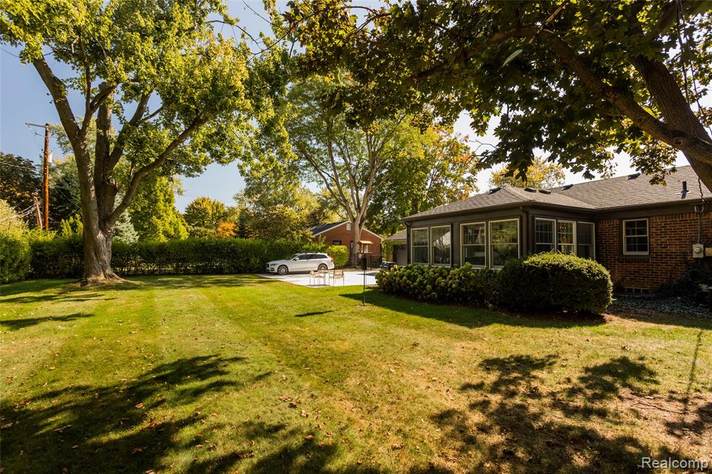 16946 Reedmere Avenue, Beverly Hills, MI 48025 — Photo 8