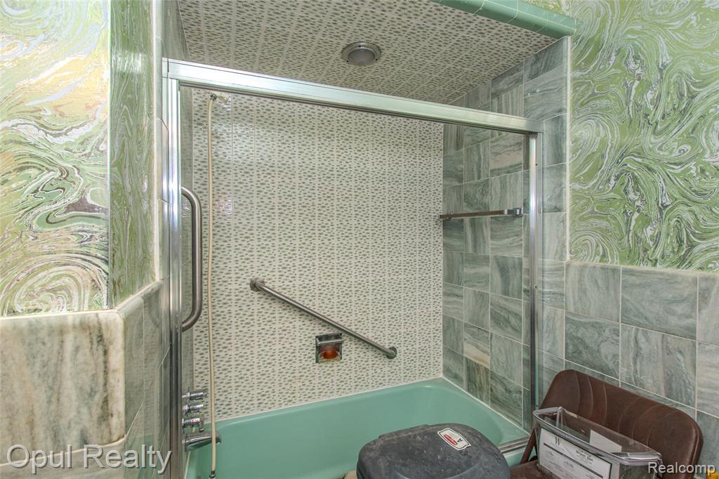 6455 Norham Road, Bloomfield Hills, MI 48301 — Photo 54
