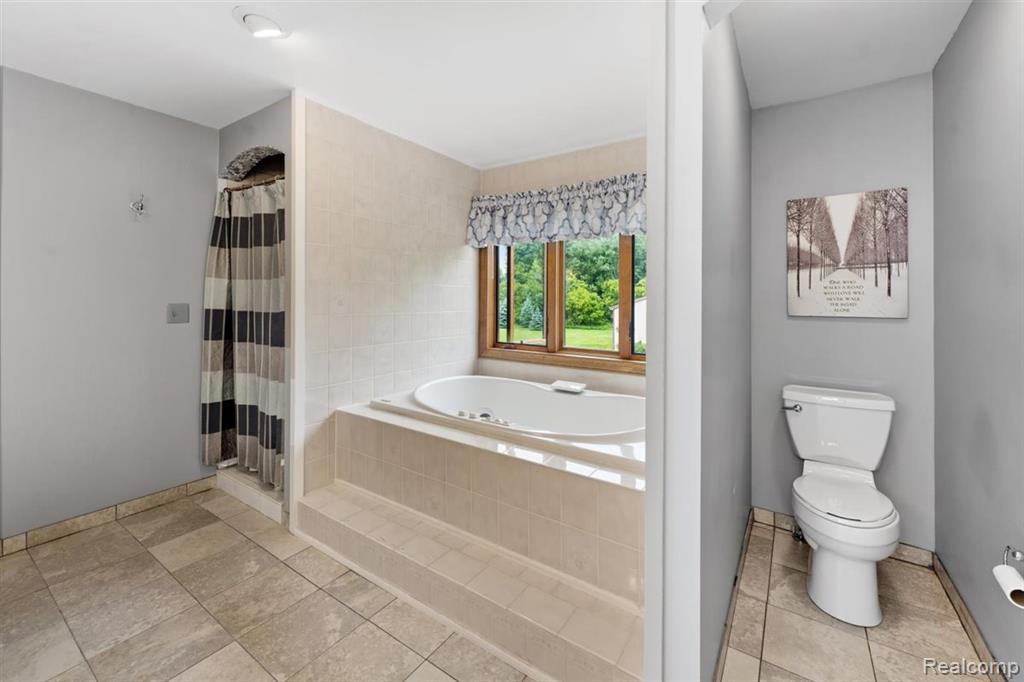 125 Olde Franklin Drive, Howell, MI 48855 — Photo 37