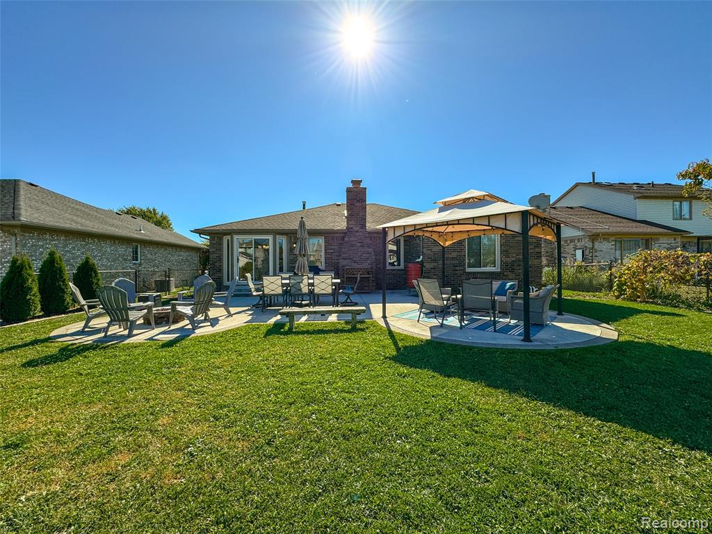 4231 Chris Drive, Sterling Heights, MI 48310 — Photo 44
