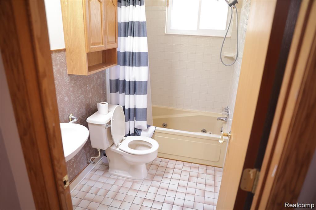 4519 Reader Drive, Warren, MI 48092 — Photo 13