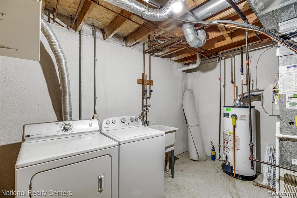 22353 PEACHTREE, Novi, MI — Photo 21