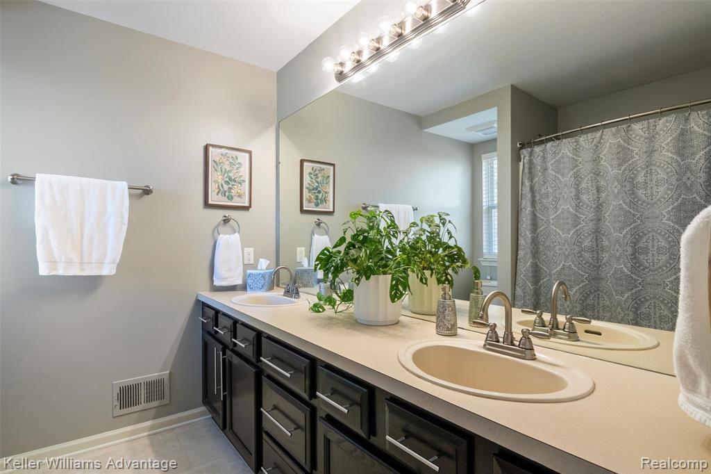 7501 Carlton Drive, Ypsilanti, MI 48197 — Photo 21
