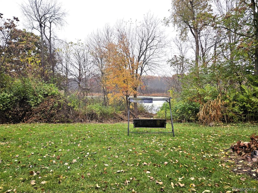 8466 Silver Lake Rd, Linden, MI 48451 — Photo 33
