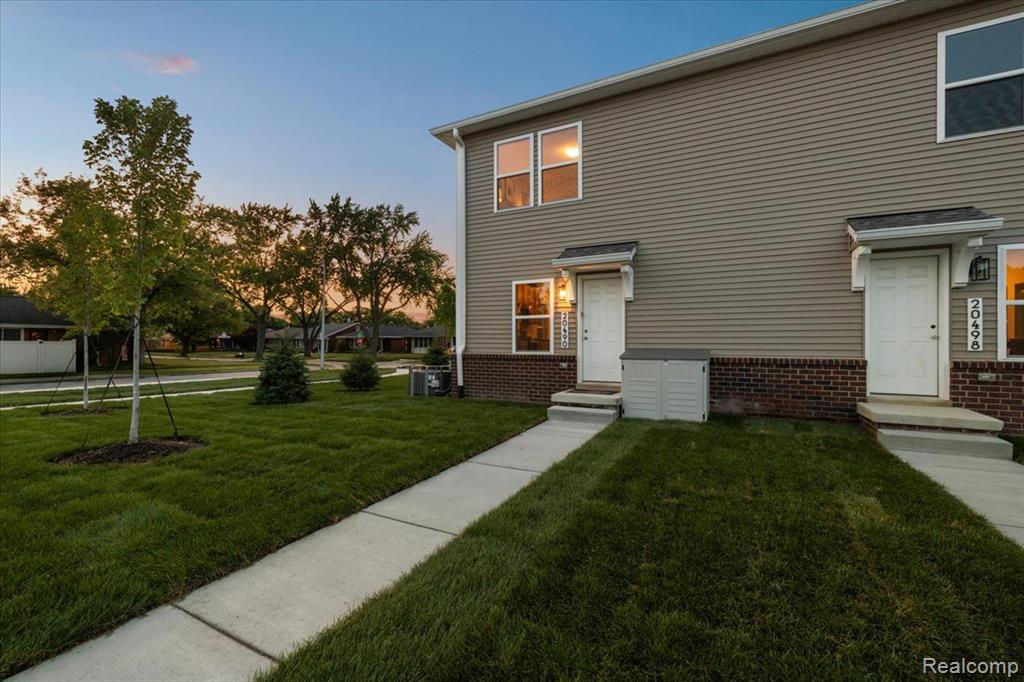 20602 Duprey Ave Duprey Ave Street, 28, Harper Woods, MI 48225 — Photo 9