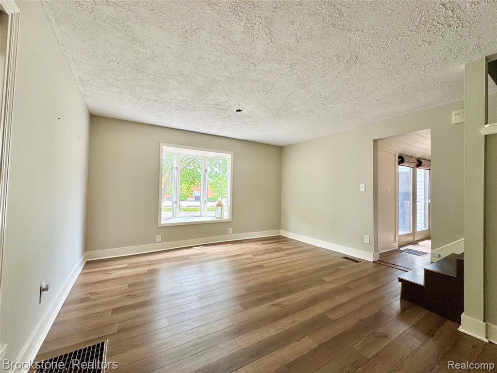 207 N Church, Ortonville, MI 48462 — Photo 12