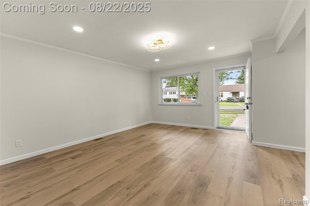 7001 Belton ST Street, Garden City, MI — Photo 3