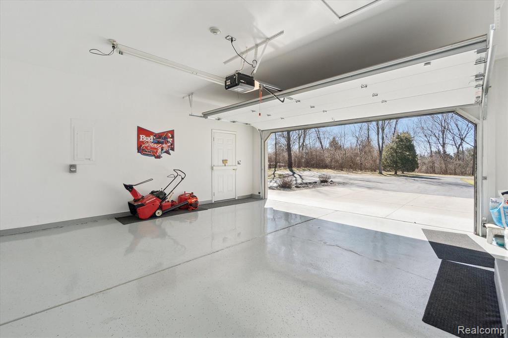 5074 CLARKSTON Road, Clarkston, MI 48348 — Photo 34