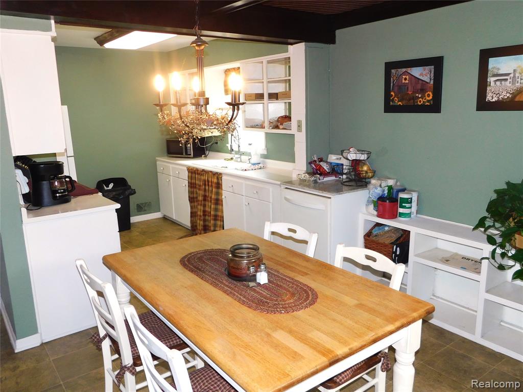 825 Pettibone Avenue, Flint, MI 48507 — Photo 11