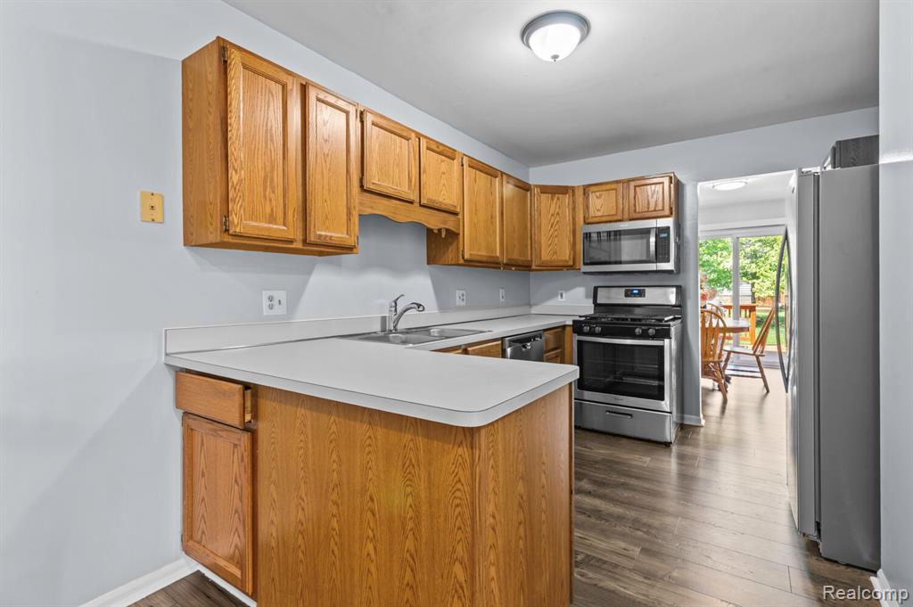 42210 Saratoga Circle, 119, Canton, MI 48187 — Photo 9