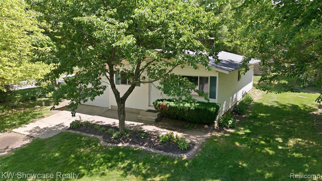 801 Farnsworth Road, White Lake, MI — Photo 2