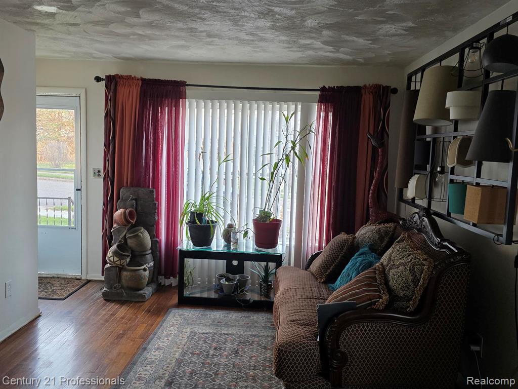 23 Hillsmont Avenue, Pontiac, MI 48341 — Photo 3