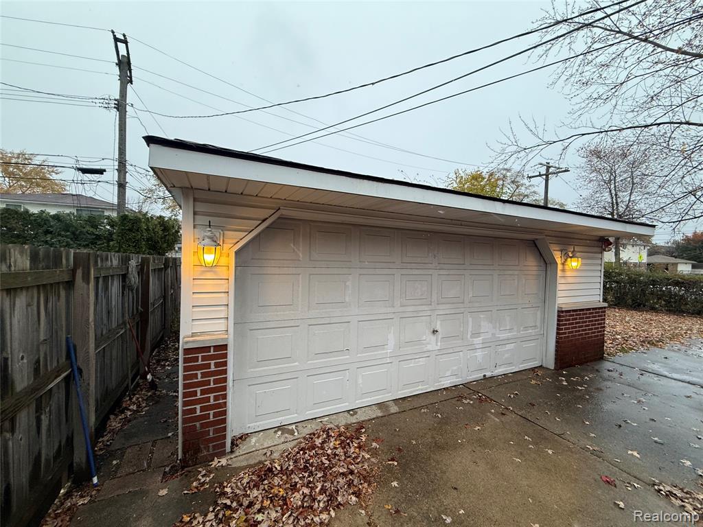 6193 N Bankle Court, Dearborn Heights, MI 48127 — Photo 16
