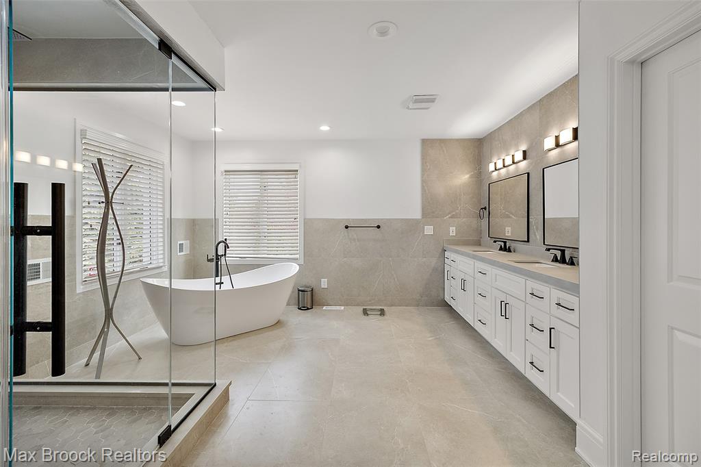 7515 Hiddenbrook Lane, Bloomfield Hills, MI 48301 — Photo 32