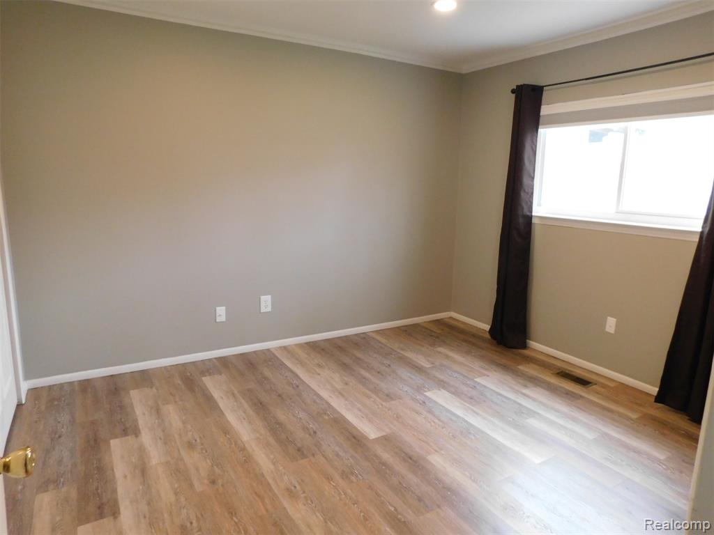 535 E Lewiston Avenue, Ferndale, MI 48220 — Photo 8