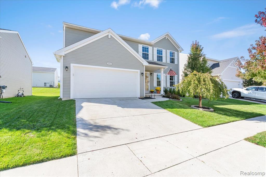 2883 W Fork River Drive, Fowlerville, MI 48836