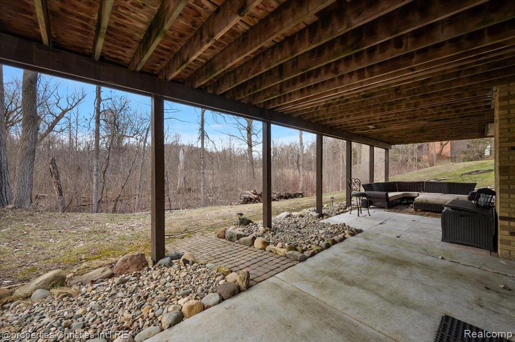 5160 Old Mill Road, Rochester, MI 48306 — Photo 25