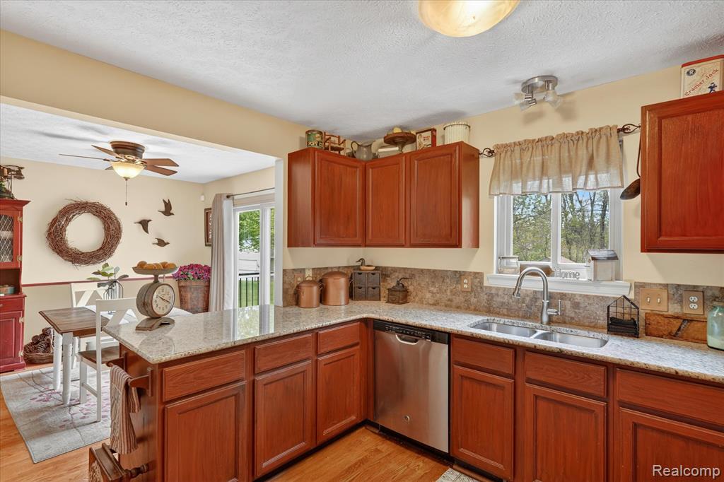 764 Town Trail, Pinckney, MI 48169 — Photo 15