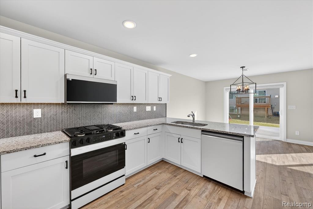 31005 Gregory Street, Grand Blanc, MI 48439 — Photo 16