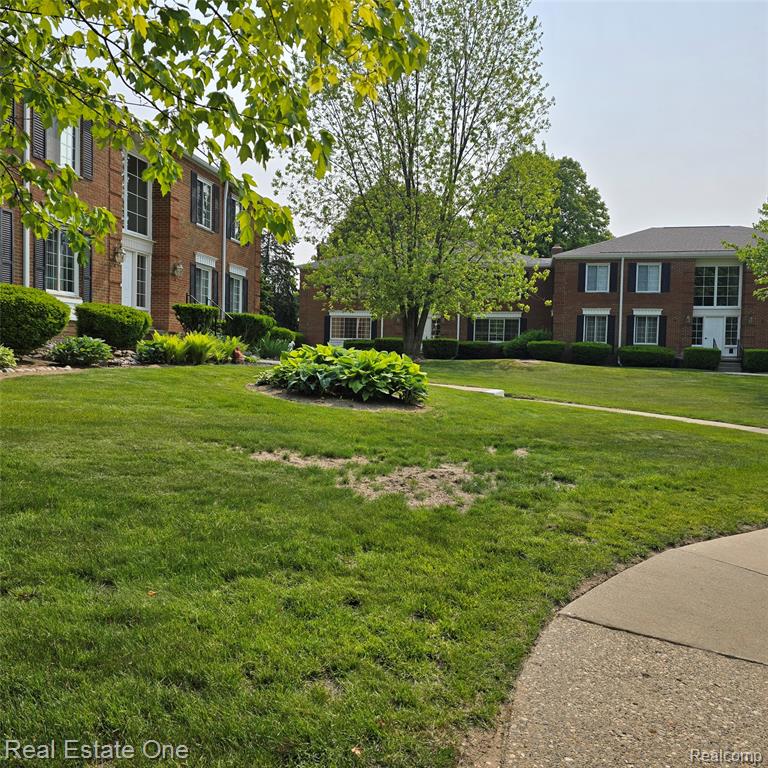 770 E Fox Hills Drive W, Bloomfield Hills, MI 48304 — Photo 8